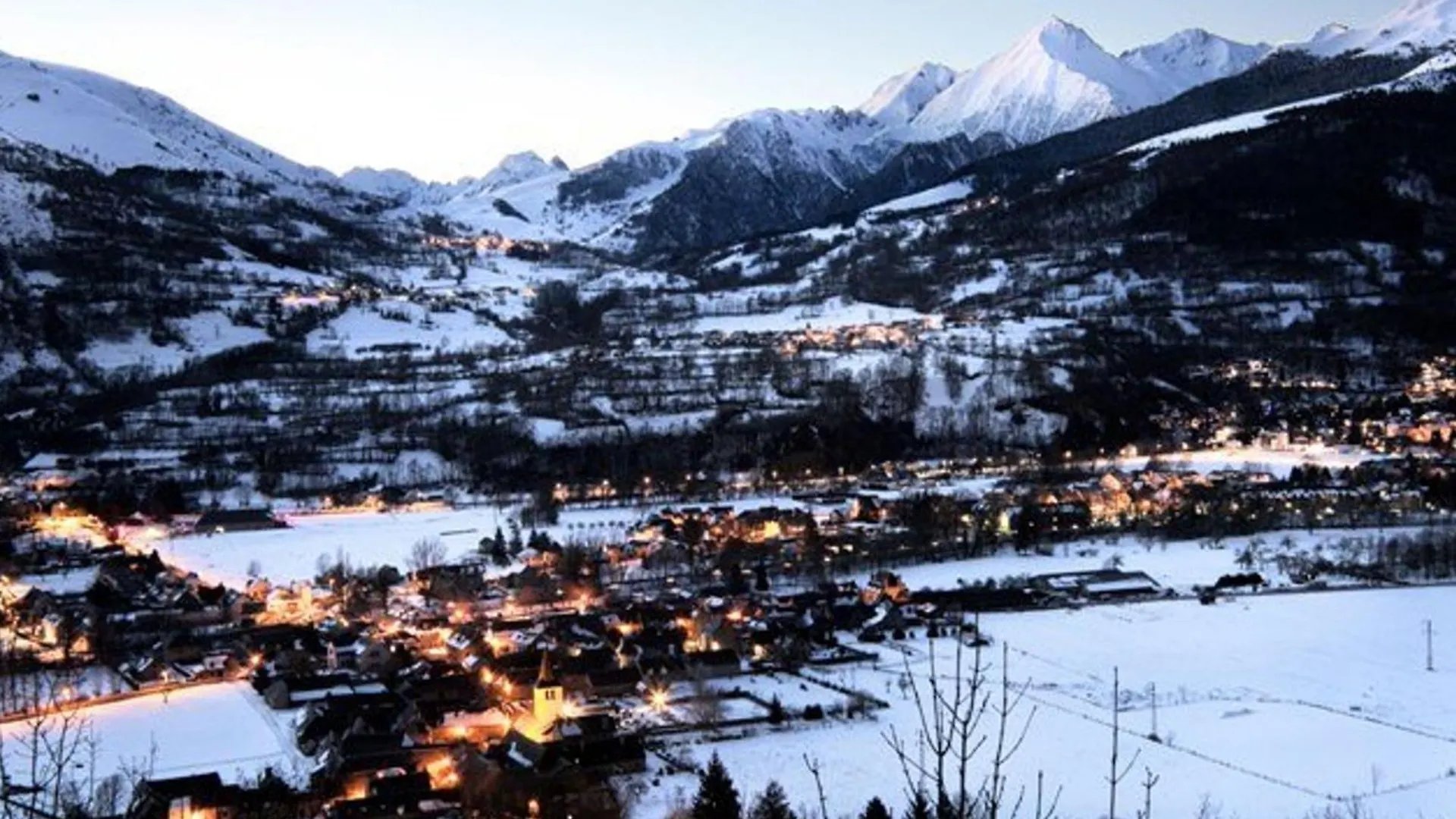 Duplex Ensoleille Pour 6 Personnes Avec Balcon Et Parking A Saint-Lary Village - Fr-1-296-188